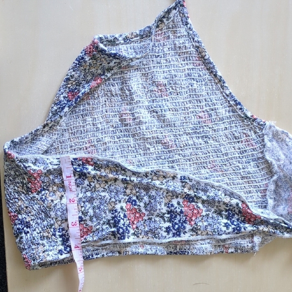 The Hanger Crop Tie Back Halter Top Floral Print With Smocking Size Medium - Picture 7 of 7